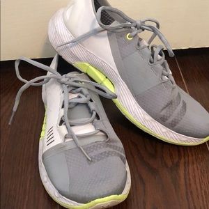 Underarmour running shoes